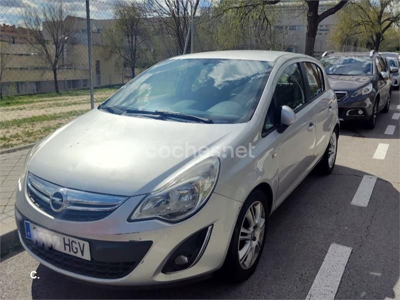 Gris / plata Usado 2011 Opel Corsa Berlina | 5700 € (Precio justo) - Imagen 1/4