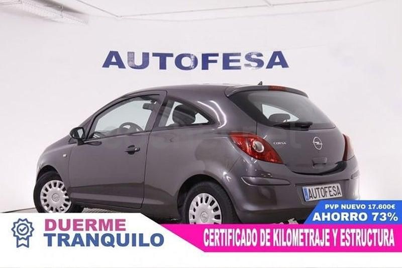 Usado Opel Corsa Essentia 85 CV (62 kW) 2010 Gris / plata Utilitario