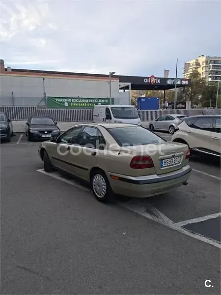 Usado Volvo S40 109 CV (80 kW) 2001 Beige Berlina