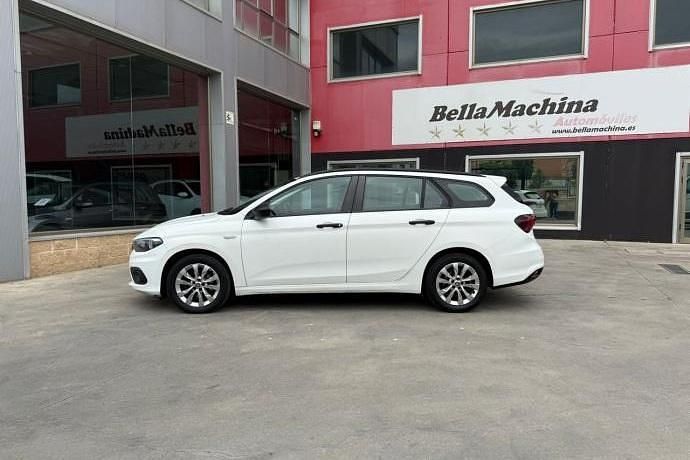Usado Fiat Tipo Lounge 120 CV (88 kW) 2018 Blanco Familiar