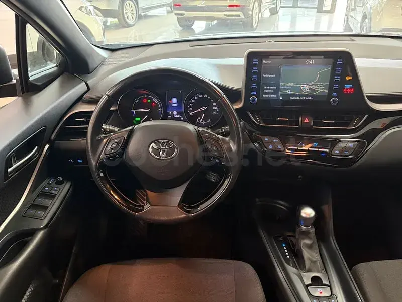 Usado Toyota C-HR Active 122 CV (89 kW) 2021 Gris / plata SUV