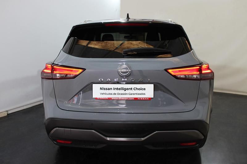 Usado Nissan Qashqai Tekna 190 CV (139 kW) 2022 Katana grey + midnight black metalizado SUV