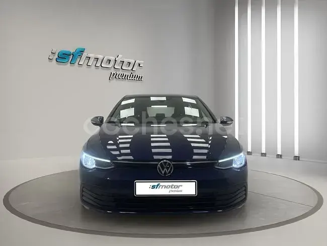 Usado VW Golf VIII 116 CV (85 kW) 2021 Azul Berlina