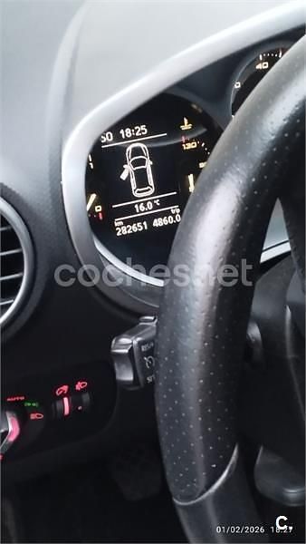 Usado Seat Leon Style 105 CV (77 kW) 2011 Blanco Berlina