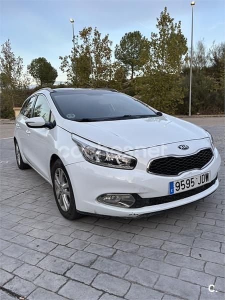 Blanco Usado 2015 Kia Ceed Sportswagon Familiar | 6300 € (Precio justo) - Imagen 1/4