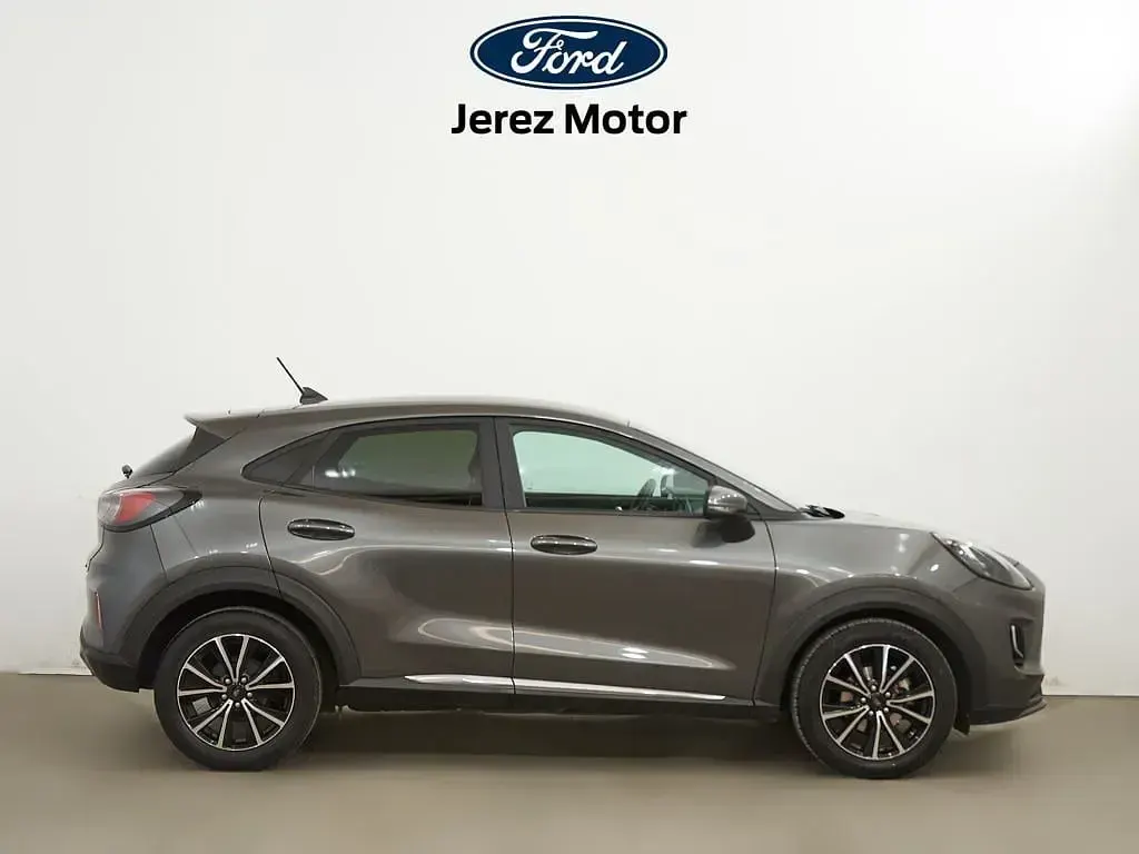 Usado Ford Puma Titanium 125 CV (91 kW) 2022 Gris magnetic (metalizado) SUV