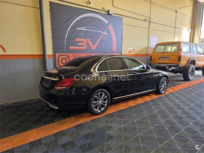 Usado Mercedes C220 Avantgarde 170 CV (125 kW) 2015 Negro Berlina