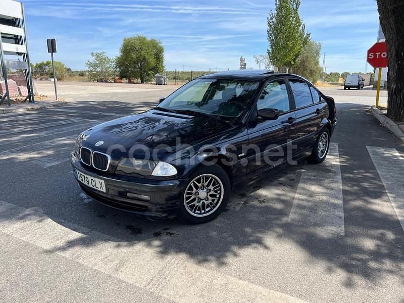 Azul Usado 2001 BMW 320 Berlina | 2490 € (Super precio) - Imagen 1/4