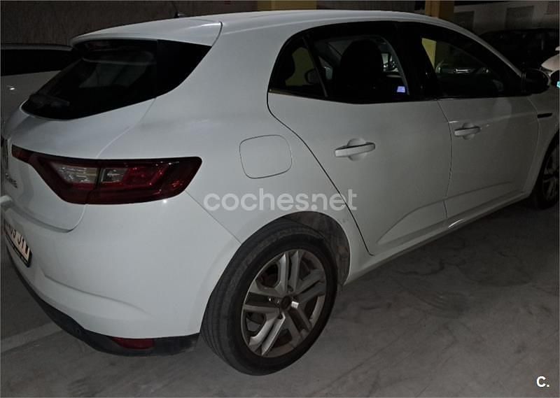 Usado Renault Mégane IV Business 90 CV (66 kW) 2016 Blanco Berlina
