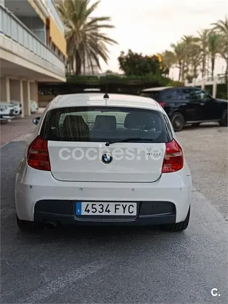 Usado BMW 118 143 CV (105 kW) 2007 Blanco Utilitario