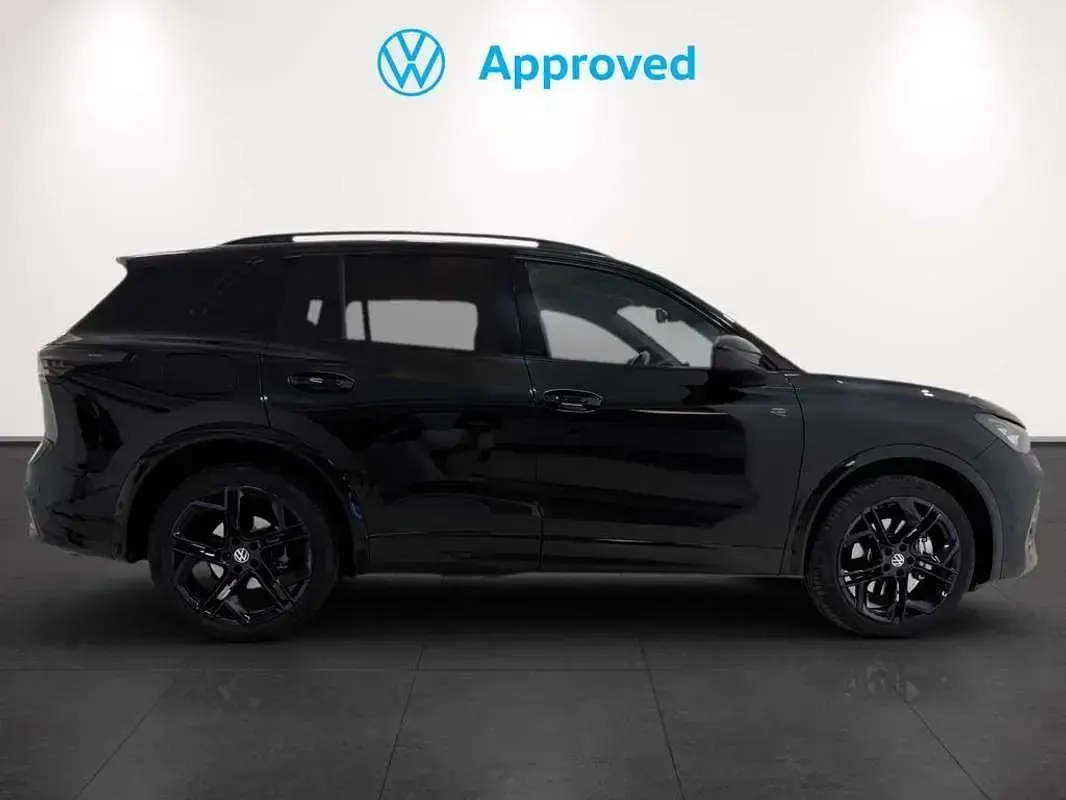 Usado VW Tiguan R-line 150 CV (110 kW) 2025 Negro SUV