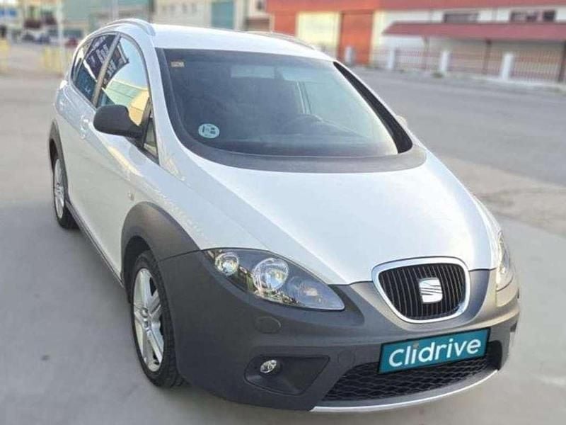 Usado Seat Altea Ecomotive 105 CV (77 kW) 2014 Blanco Monovolumen