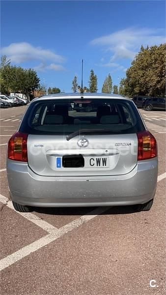 Usado Toyota Corolla Sol 110 CV (80 kW) 2004 Gris / plata Berlina