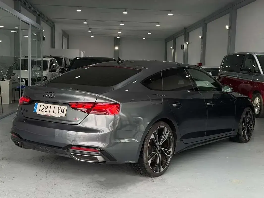 Usado Audi A5 Sportback S-Line 204 CV (150 kW) 2022 Gris / plata Utilitario