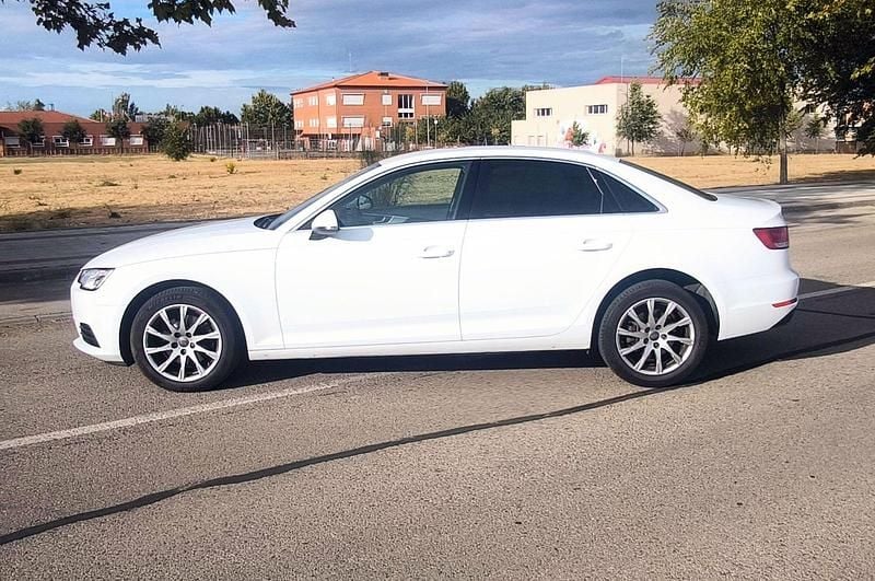 Usado Audi A4 Advanced 150 CV (110 kW) 2017 Blanco Berlina