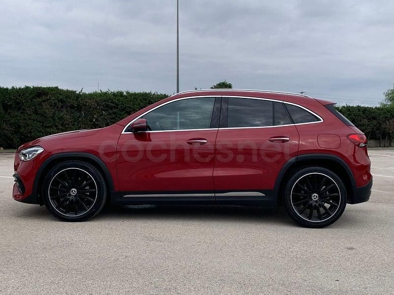 Usado Mercedes GLA200 150 CV (110 kW) 2021 Granate SUV