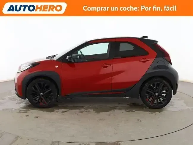 Usado Toyota Aygo X 72 CV (52 kW) 2023 Rojo SUV