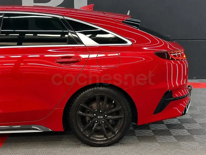Usado Kia ProCeed GT-Line 140 CV (102 kW) 2019 Rojo Familiar