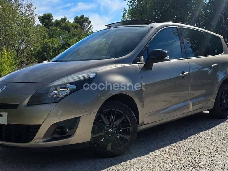 Beige Usado 2011 Renault Grand Scénic III Monovolumen | 8500 € (Precio justo) - Imagen 1/4