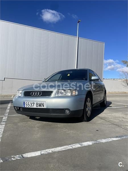 Usado Audi A3 Attraction 101 CV (74 kW) 2001 Azul Utilitario