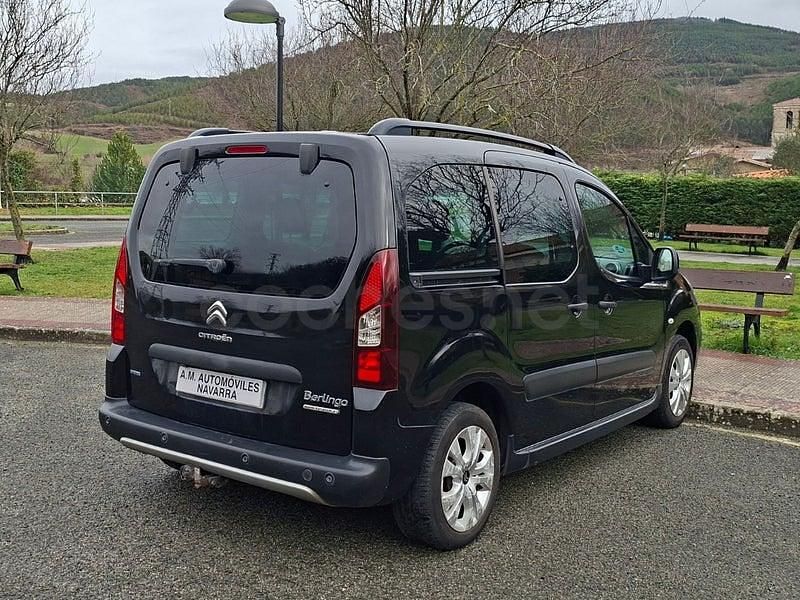 Usado Citroën Berlingo Feel 100 CV (73 kW) 2016 Gris / plata Monovolumen