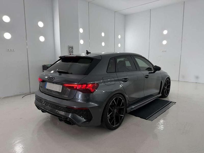 Usado Audi RS3 Sportback 400 CV (294 kW) 2022 Gris Utilitario