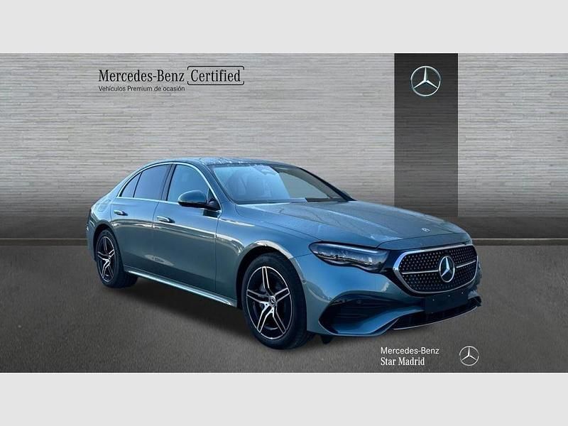 Usado Mercedes E300 AMG line 313 CV (230 kW) 2025 Verde Berlina