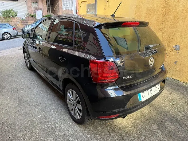 Usado VW Polo Sportline 105 CV (77 kW) 2016 Negro Berlina