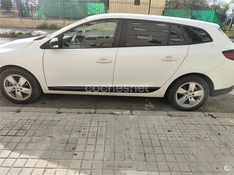 Blanco Usado 2013 Renault Mégane III Business Berlina | 4100 € (Buen precio) - Imagen 1/4