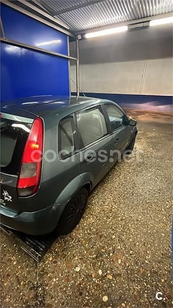 Verde Usado 2003 Ford Fiesta Ambiente Utilitario | 1300 € (Super precio) - Imagen 1/4
