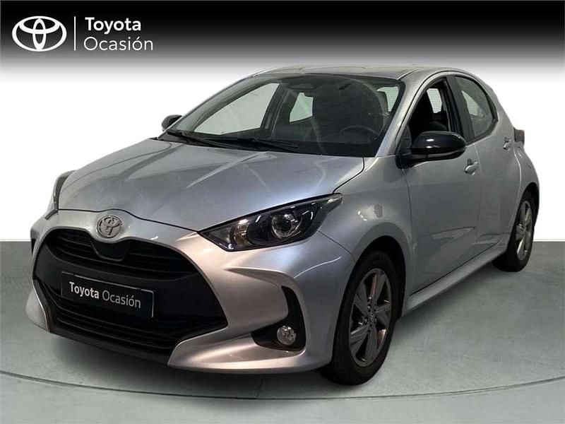 Usado 2025 Toyota Yaris Hybrid Active Monovolumen | 22.690 € (Buen precio) - Imagen 1/4