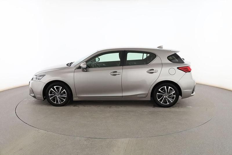 Usado Lexus CT200h 136 CV (100 kW) 2018 Plata Berlina