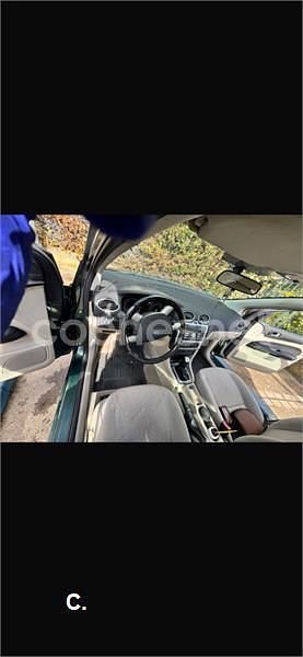 Usado Ford Focus Trend 109 CV (80 kW) 2005 Verde Berlina