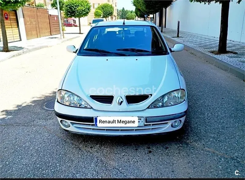 Usado Renault Mégane GrandTour Authentique 110 CV (80 kW) 2002 Blanco Familiar