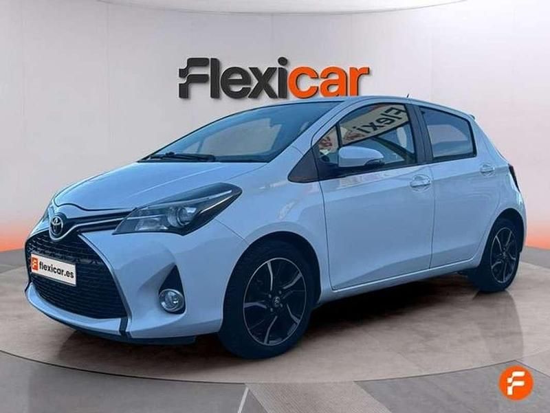 Usado Toyota Yaris Active 99 CV (72 kW) 2016 Blanco Utilitario