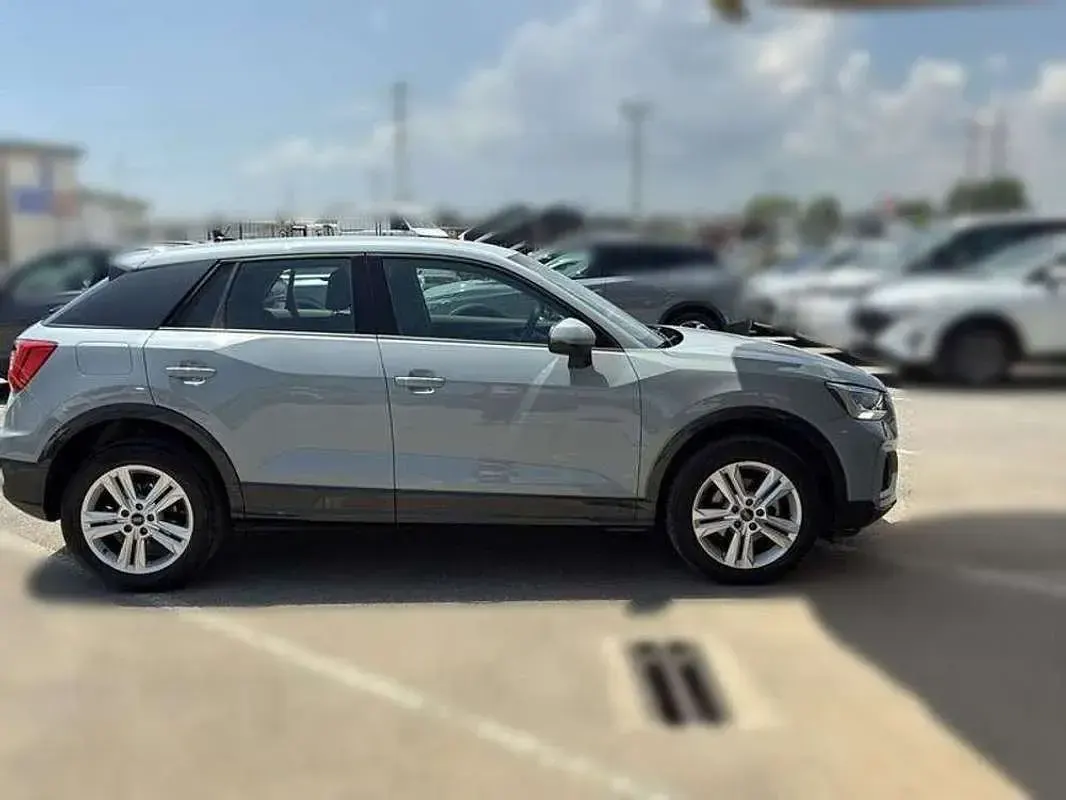 Usado Audi Q2 Advanced 116 CV (85 kW) 2022 Gris SUV