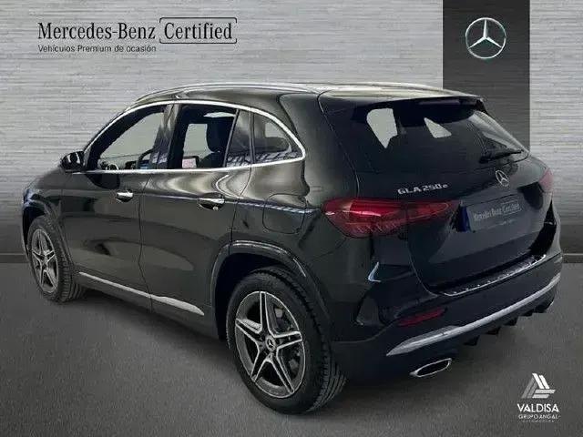 Usado Mercedes GLA250 218 CV (160 kW) 2026 Negro noche SUV