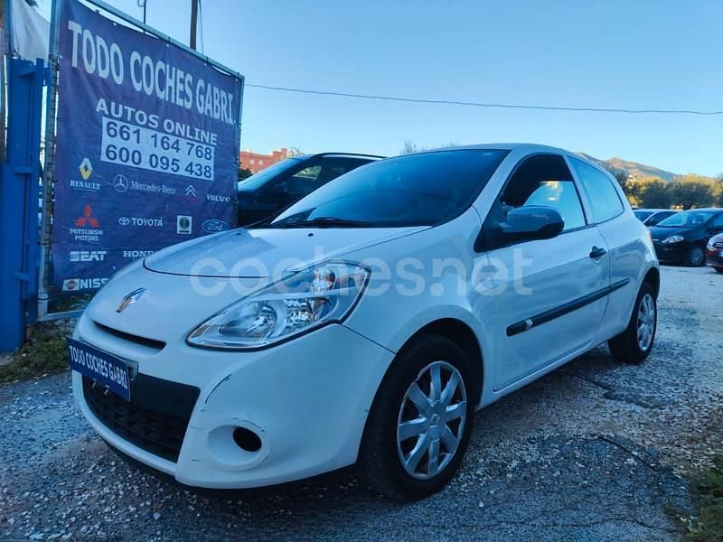 Blanco Usado 2012 Renault Clio IV Business Berlina | 3990 € (Super precio) - Imagen 1/4