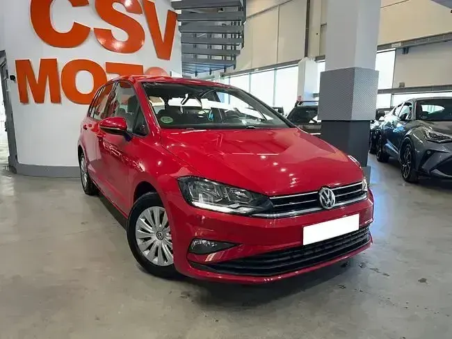 Usado VW Golf VII Sportline 116 CV (85 kW) 2018 Rojo Utilitario