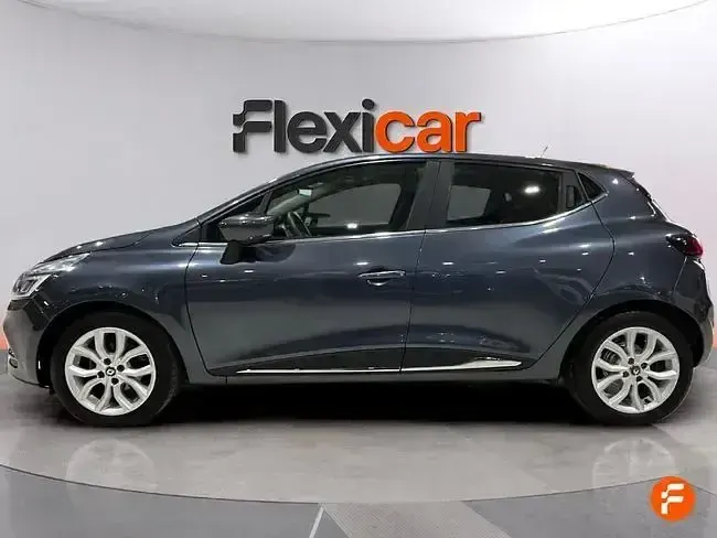 Usado Renault Clio Zen 90 CV (66 kW) 2019 Gris