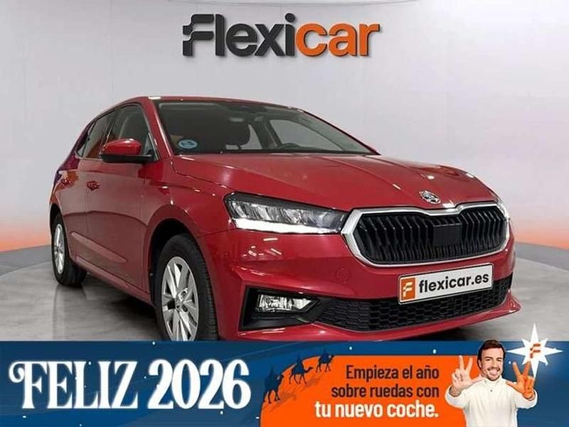Rojo Usado 2024 Skoda Fabia Selection Utilitario | 14.990 € (Buen precio) - Imagen 1/4
