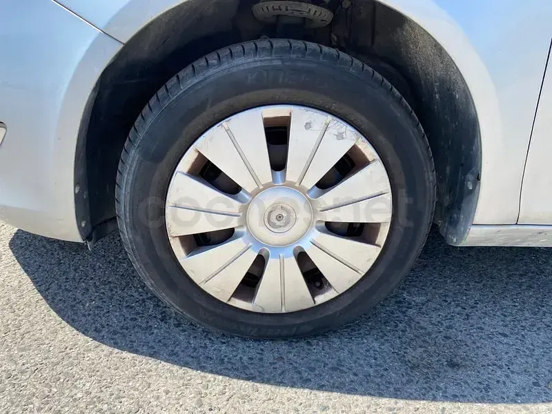 Usado Skoda Fabia Style 105 CV (77 kW) 2010 Gris / plata Berlina