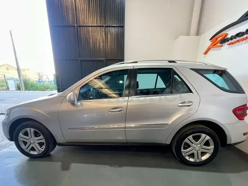 Usado Mercedes ML350 224 CV (164 kW) 2009 Gris / plata SUV