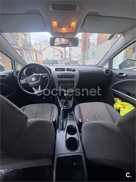 Usado Seat Leon Style 105 CV (77 kW) 2010 Blanco Utilitario
