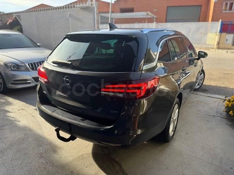 Usado Opel Astra Excellence 136 CV (100 kW) 2016 Gris / plata Familiar