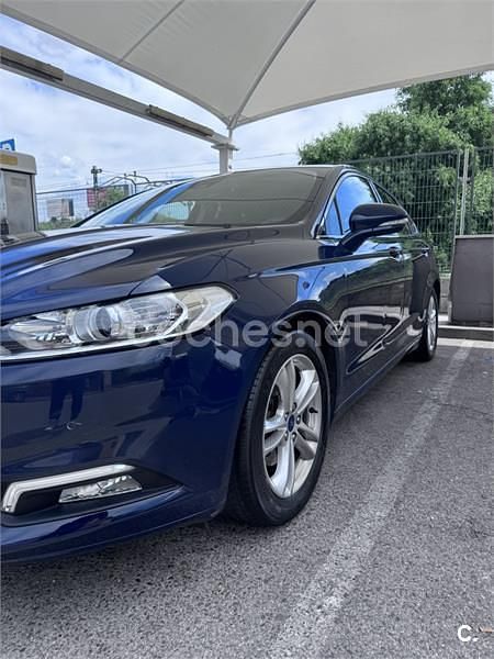 Usado Ford Mondeo Trend 160 CV (117 kW) 2017 Azul Berlina