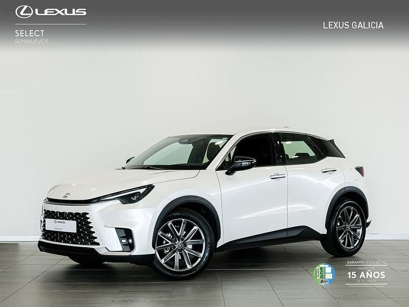 Blanco Usado 2024 Lexus LBX SUV | 36.900 € (Un poco caro) - Imagen 1/4