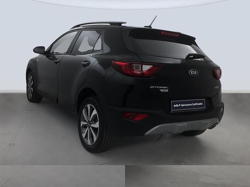 Usado Kia Stonic 100 CV (73 kW) 2021 Negro SUV