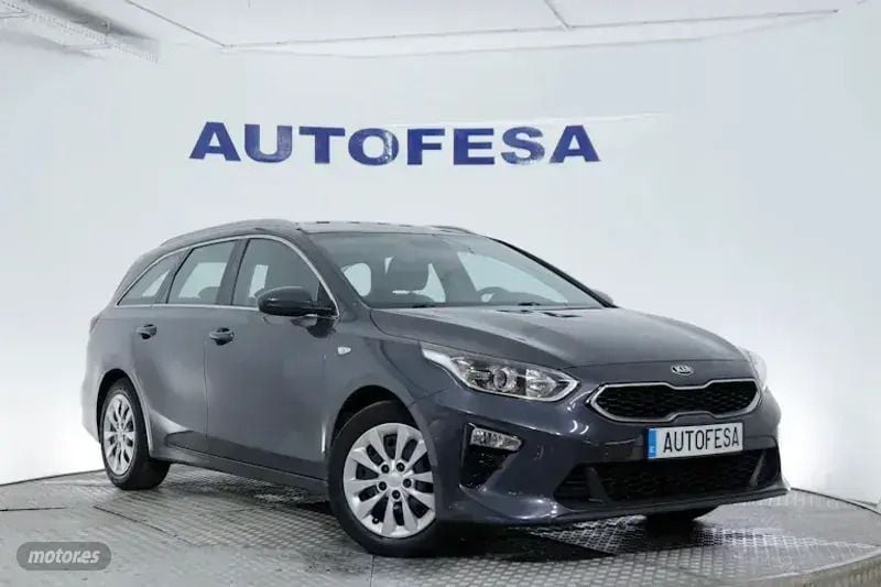 Usado Kia Ceed Sportswagon 120 CV (88 kW) 2019 Gris Familiar