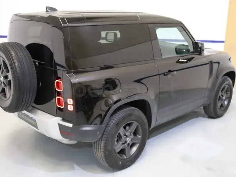 Occasion Land Rover Defender SE 200 PK (147 kW) 2021 Zwart SUV